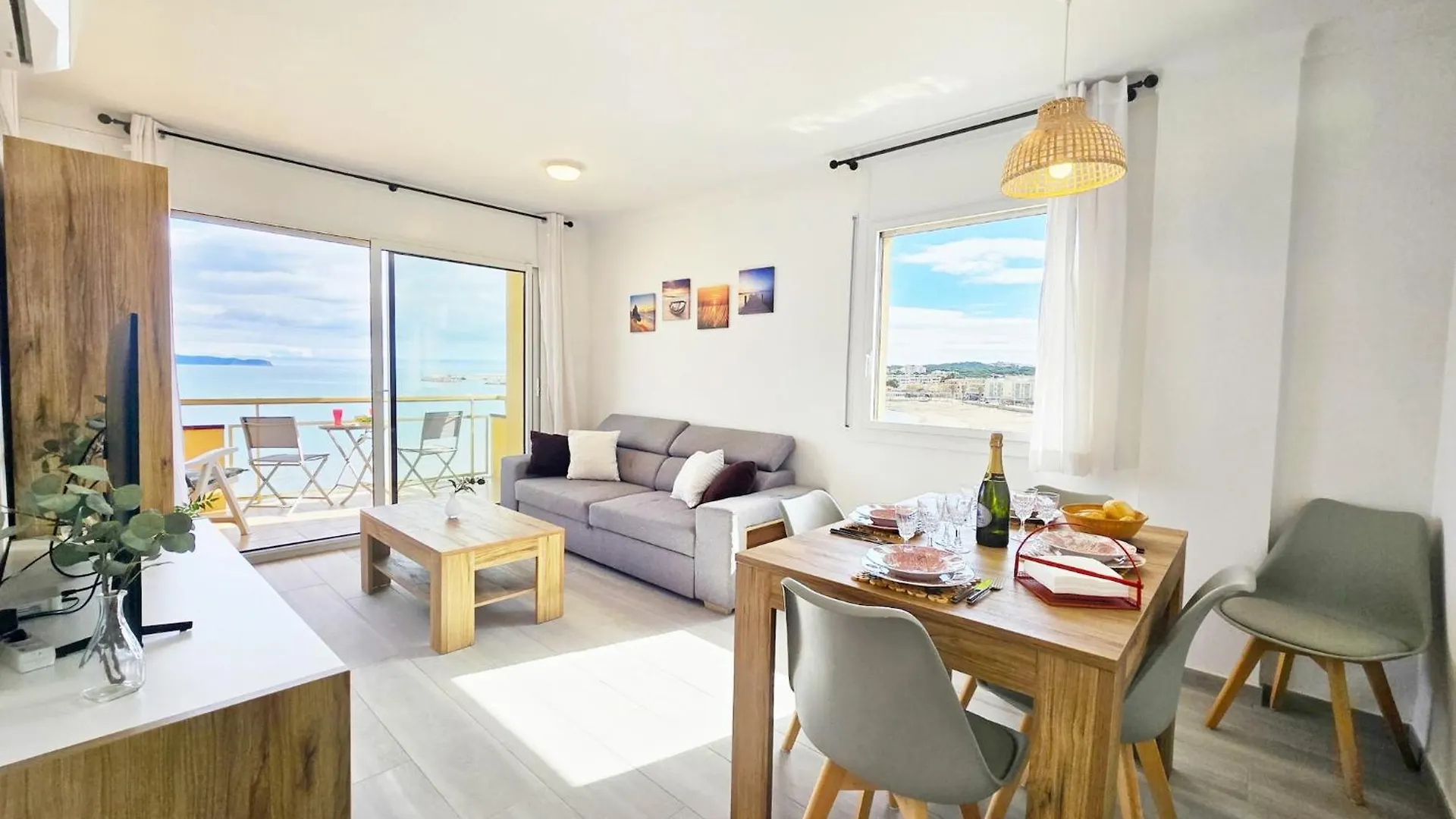Frontline Apartment With Sea Views L'Escala